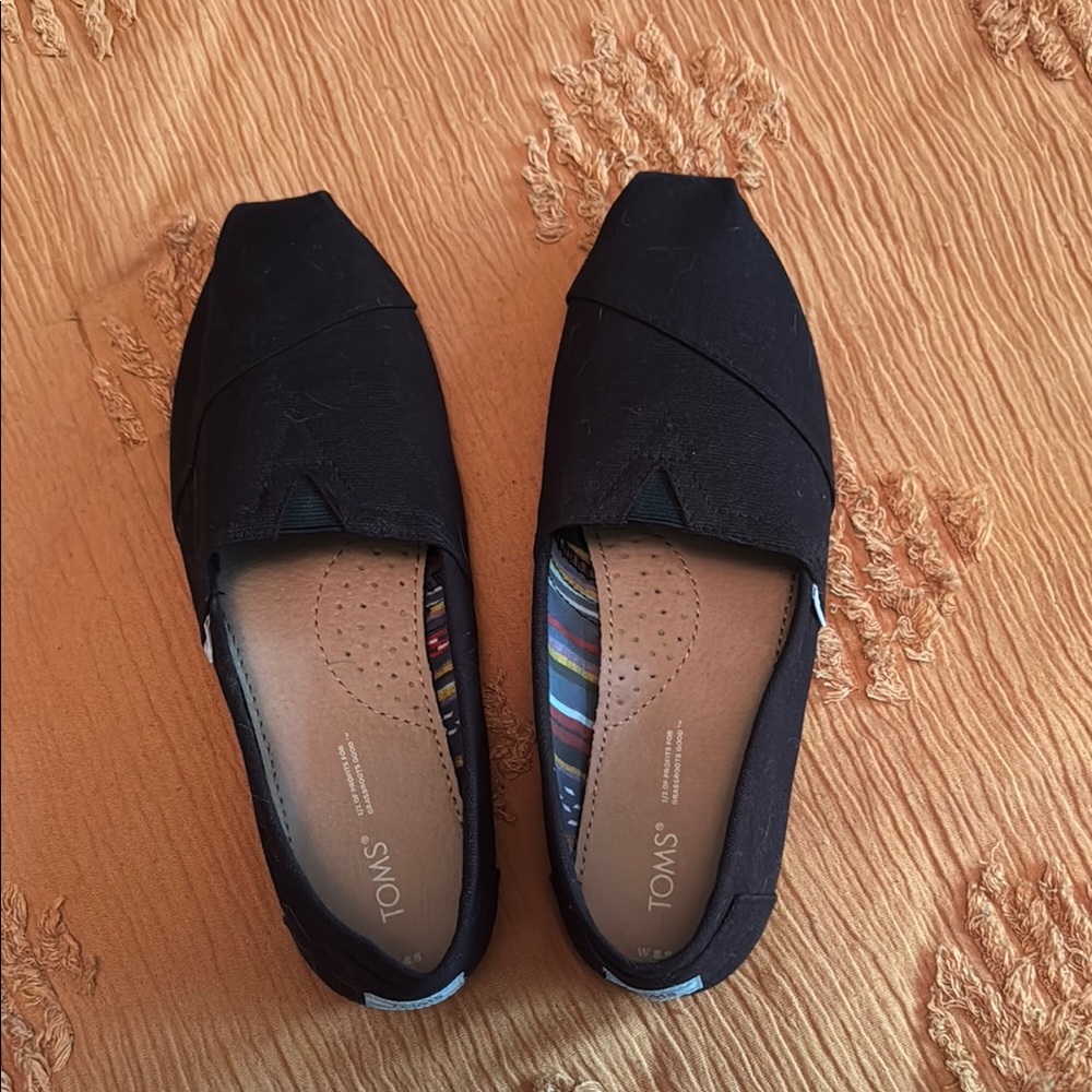 Toms Black Canvas Flats